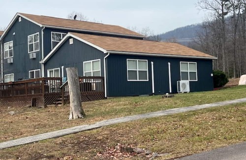 Paw Paw Condo | Cozy 2-bedroom condo in Avalon Resort located in Paw Paw West Virginia