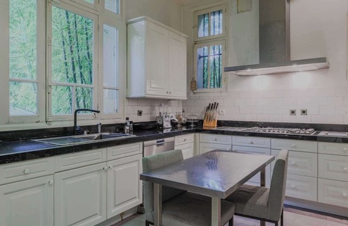 Neuilly-sur-Seine Apartment | Mansion with swimming pool - 5BD/10P - Neuilly