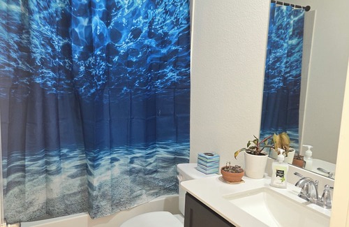 Lincoln Park House | Charming 1-bedroom in a house with WiFi and AC in delightful Aubrey area.