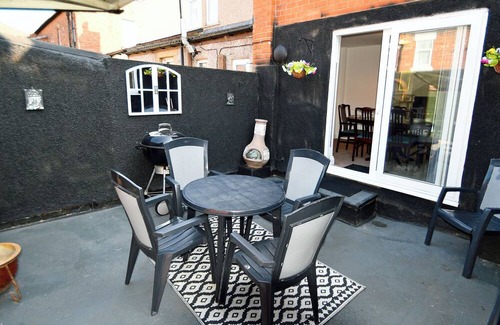 Woodhorn House | Peaceful Comfortable home 3 minute stroll to Beach New Biggin , Northumberland