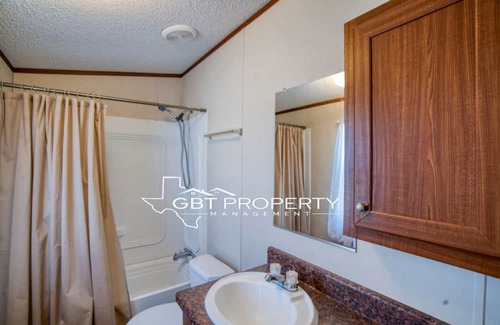 Pecos House | Cozy 2-bedroom mobile home in charming Pecos with AC
