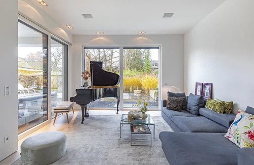 Bad Homburg v.d. Hoehe House | The Golden Home - A retreat full of warmth and style