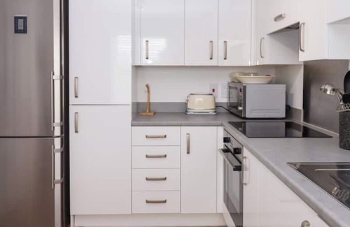 Topsham House | 20 MARINE DRIVE, pet friendly, character holiday cottage in Topsham