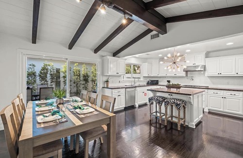 Rancho Palos Verdes House | Luxurious 6BR Retreat in Palos Verdes - Main House and a Premier Back House