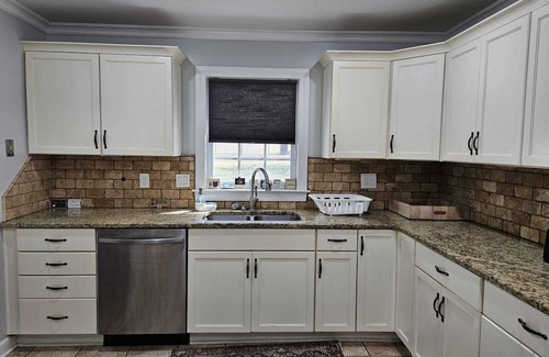 Cordova House | Elegant 7- BR Mansion with Pool - Near Gold Course & Essentials, All King Beds.