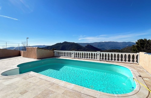 Tourette-du-Chateau House | Water lilies nestled in a haven of tranquillity.