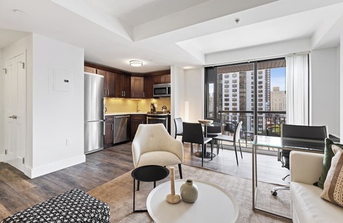 Upper East Side Apartment | Luxury Two Bed With Private Balcony on the UES
