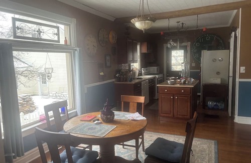 Algonac House | Lovely 2-bedroom Victorian home with AC in Algonac. Near shopping and the river