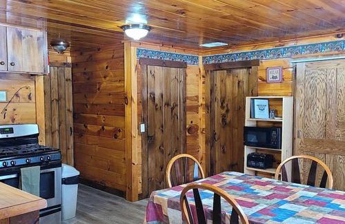 Franklin County Cabin | Loon Camp, sleeps 2 to 12, direct ATV trail access!