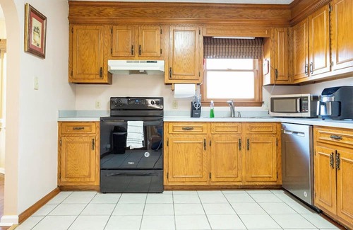 Sumter County House | 3-bedroom house in charming Sumter near Shaw AFB with WiFi, AC. Book now