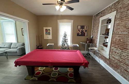 St. Charles Historic District House | Madison House 1 -Walk to Main St