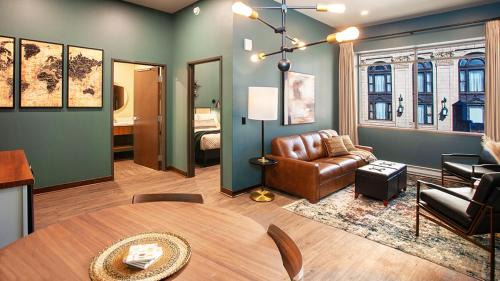 Downtown - Waterfront Apartment | The Intrepid Rentals