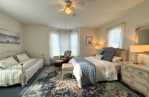 Gypsum Bed & Breakfast | Victorian Inn Bed & Breakfast Room 1 The Nest Nook
