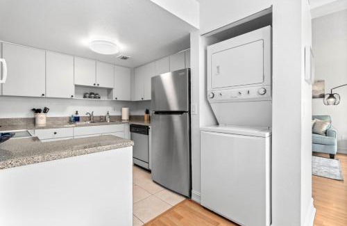Gulf Gate Estates Apartment | Brand new condo 1BD/1BR just 10 min from Siesta Key