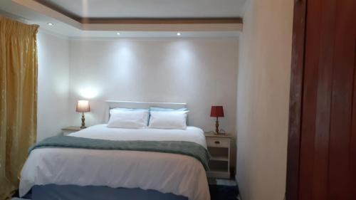Greater Johannesburg Metropolitan Area House | Russell's Rest Rooms