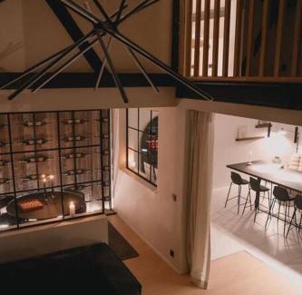Upper Town Apartment | Luxury 200sqm appartment / hot tub / sauna