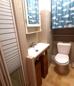 Le Pradet Apartment | South facing AC studio with terrace and parking - Dodo et Tartine
