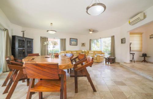 La Puntilla House | HostPal Casa en Punta de Mita con Club de Playa ideal para grupos