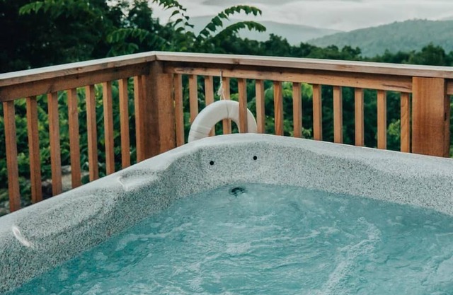 Buffalo River Cabin w/Hot Tub