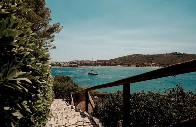 Sea-Front House with private beach, Sounio