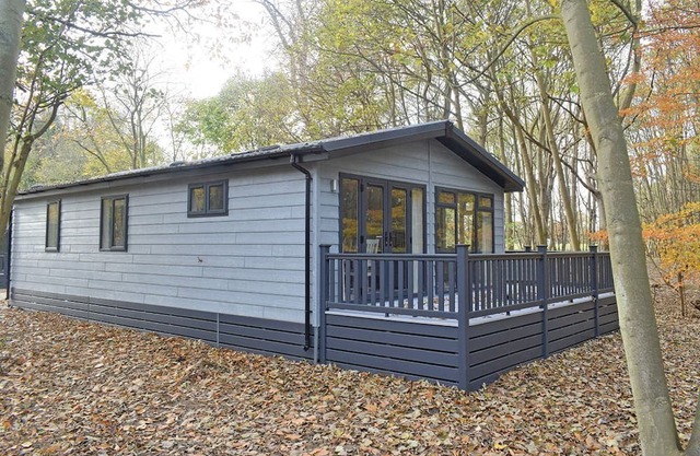 3 bedroom accommodation in Woolverstone, Ipswich