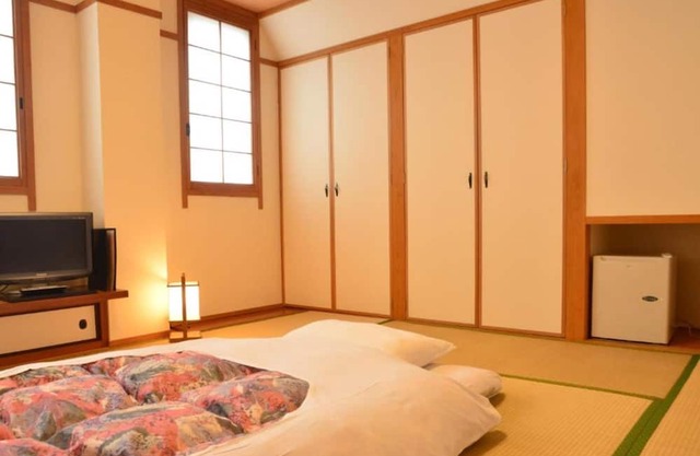 Nonsmoking Japanese style room 8 tatami mats W / Ozu Ehime