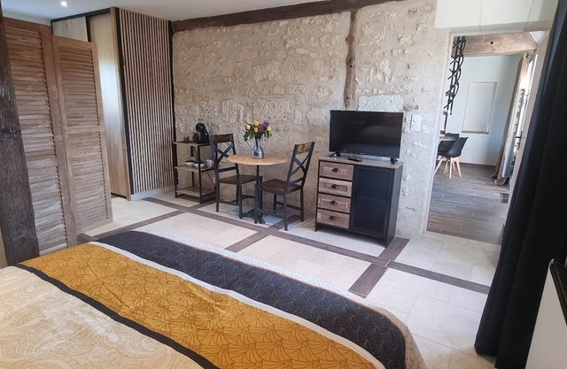 Charming country gite near the BEAUVAL Zoo, close to numerous Châteaux.