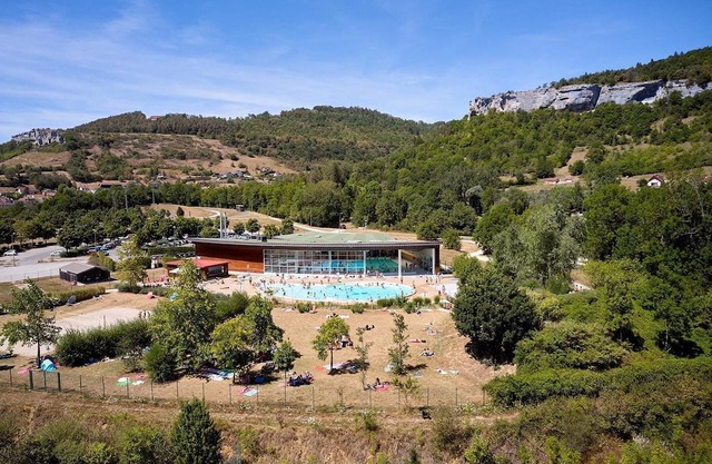 Luxe Sanitary XL 6 Pers. Villatent at 4-star campsite La Roche d'Ully