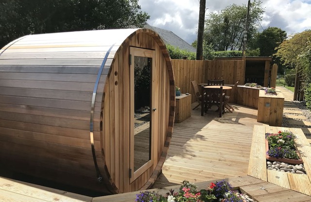Fabulous cottage with sauna, log cabin and wifi - all within conservation area