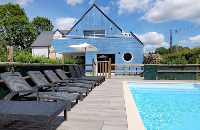 Gite Marcey-les-Grèves, 5 bedrooms, 15 persons