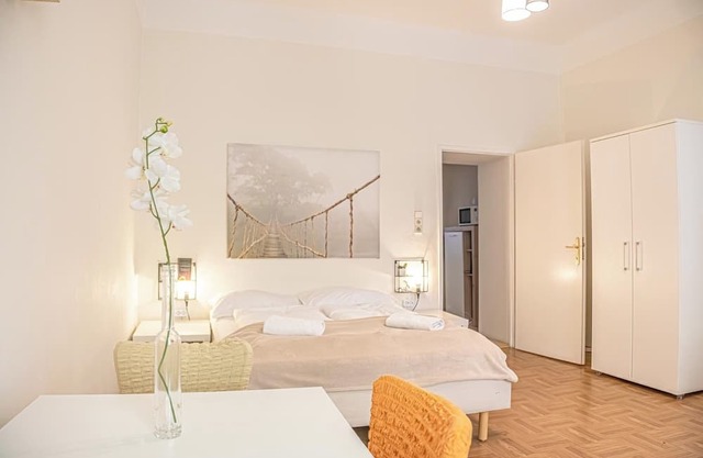 Cozy 1BR Apt Great for Long Stays