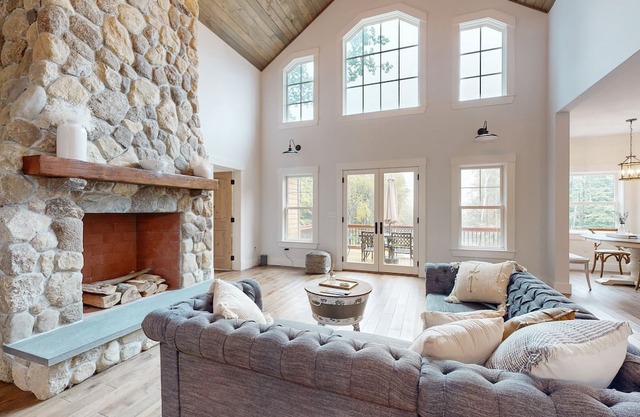 NEW BUILD! Mountain views, minutes from Squam's Sandwich Beach and boat ramp!