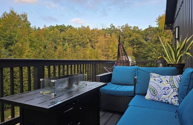 Secluded Barndominium Retreat. Minutes from Fair Hill International. 10min UD