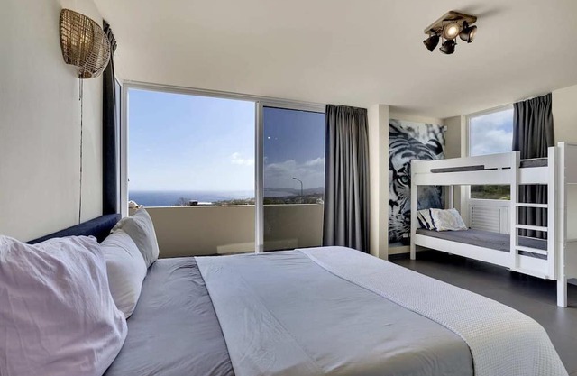 Villa Rowsu with Private Pool and Sea View