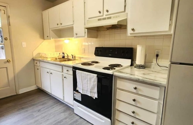 1 Bedroom Apartment with Pool