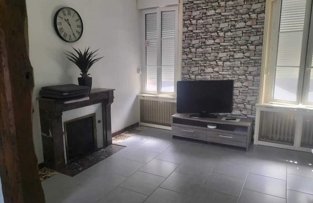 Homerez - Welcoming House in Flers with Enclosed Garden