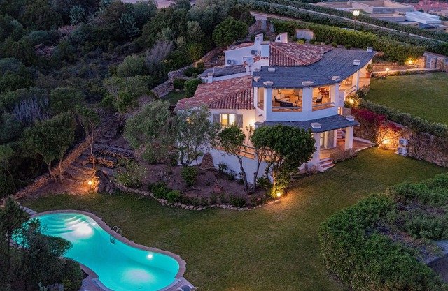Villa 'Luxury Diamond Porto Cervo' with Sea View, Wi-Fi and Air Conditioning