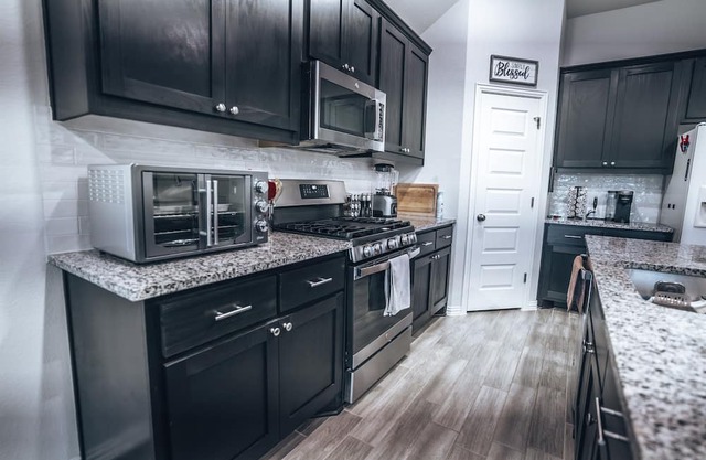 The Lone Star | 3BD 2BA | Pool | Playground | Pickleball