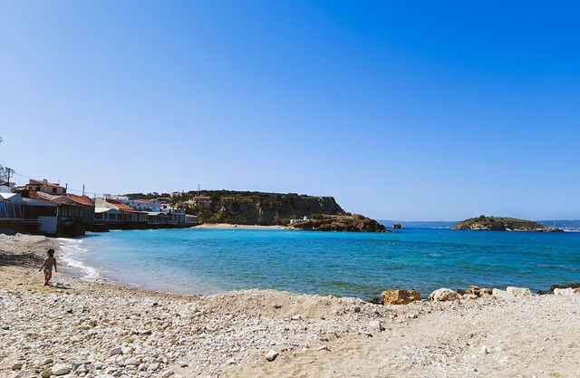 Cozy 2-bedroom apartment in brilliant Almyrida with WiFi, AC
