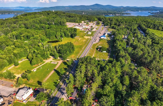 Laconia Resort Home < 2 Mi to Lake Winnipesaukee
