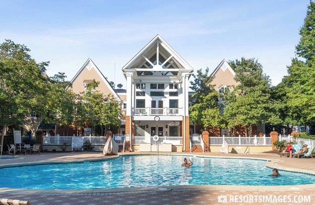 Charming Williamsburg resort only minutes away from all the main attractions
