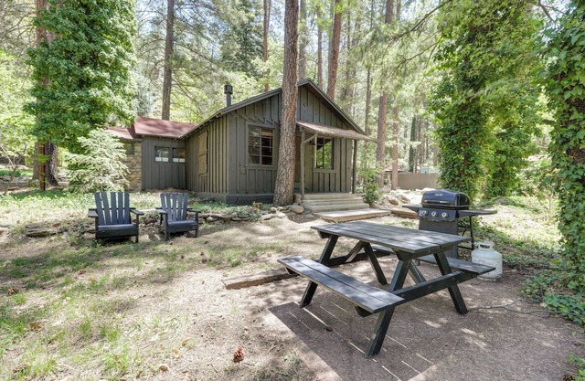 Pet-Friendly Sedona Gem w/Swimming Hole