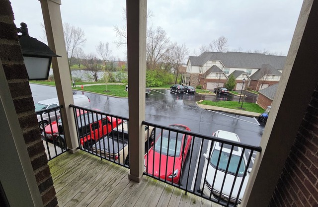 Cozy 1 bedroom apartment in Westerville, around the corner from Polaris!