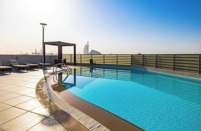 Serene 2BR Jumeirah 3 10 Mins From Beach - NOX