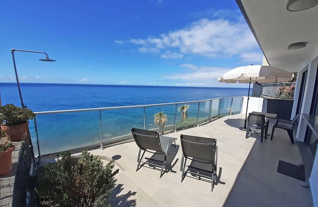 Original Wave House - Oceanfront House in Jardim do Mar. The Most Amazing View!!