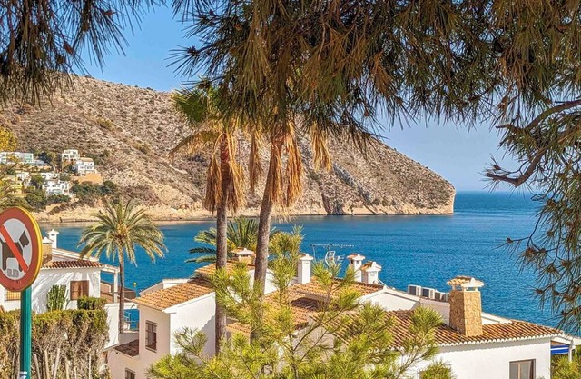 A private apartment for 6 guests with private pool