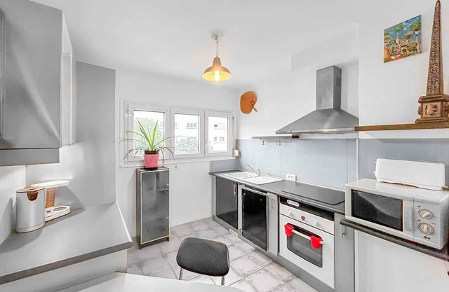 Homerez - Beautiful house for 5 ppl. with garden and balcony at Saint-Herblain