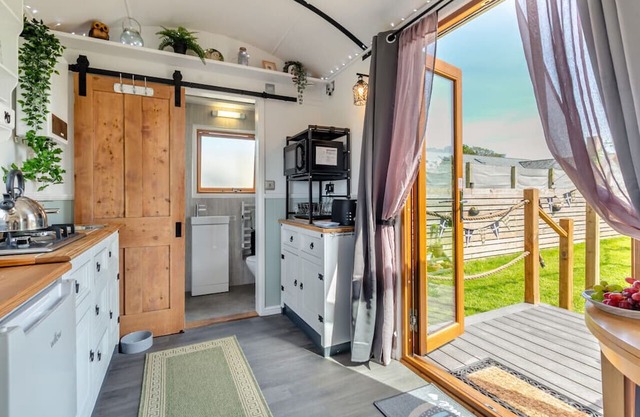 New Dawn - One Bedroom House, Sleeps 2