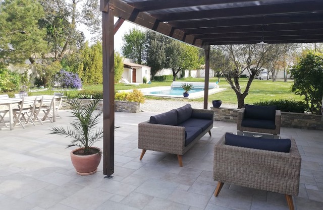 Agréable Maison Avec Piscine Chauffée Près de La Rochelle