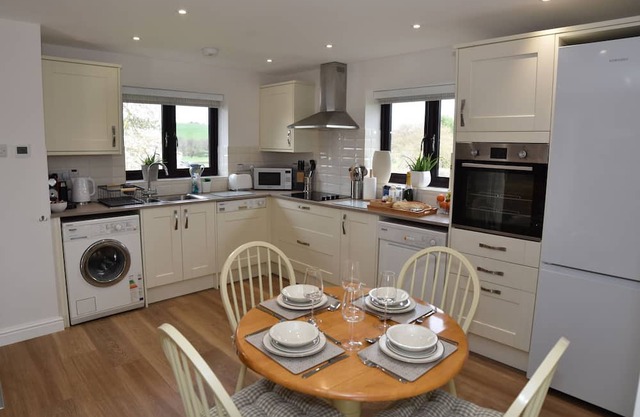 Private Guest Suite Chew Valley. King Bed near Bath, Bristol, Wells & Cheddar